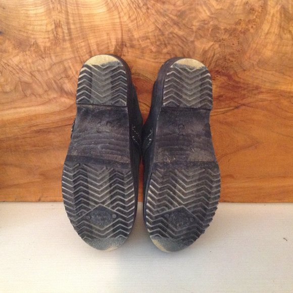 Women's Hanna Andersson Clogs, EUR size 39, US size 8, suede black - Picture 3 of 4